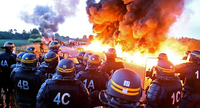 Des blocages et manifestations de grande envergure secouent la France
